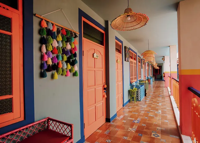 Por Aqui Stay & Dine